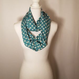 De Collection Infinity Scarf Like New